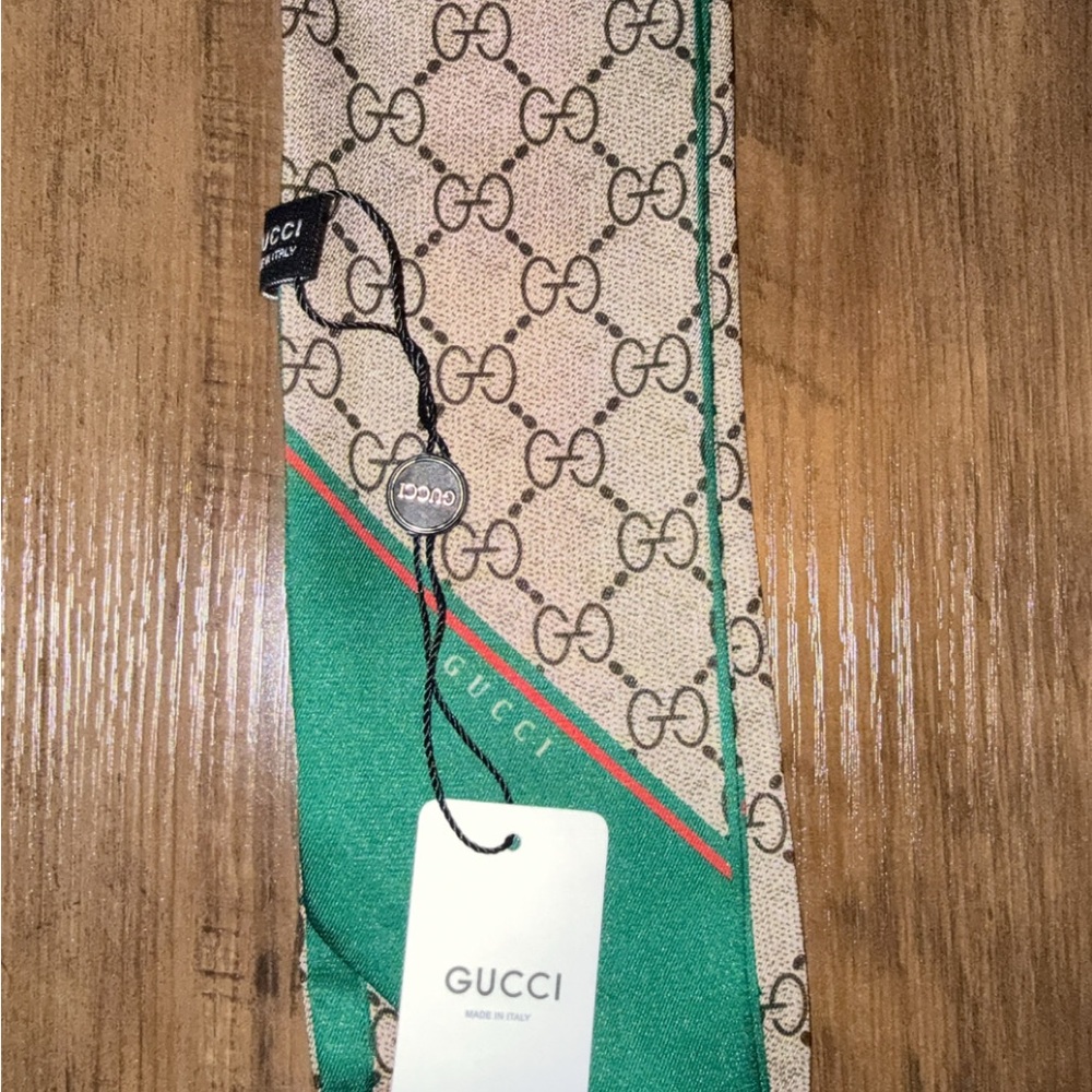 Gucci Beige and Green Twilly - Picture 2 of 4